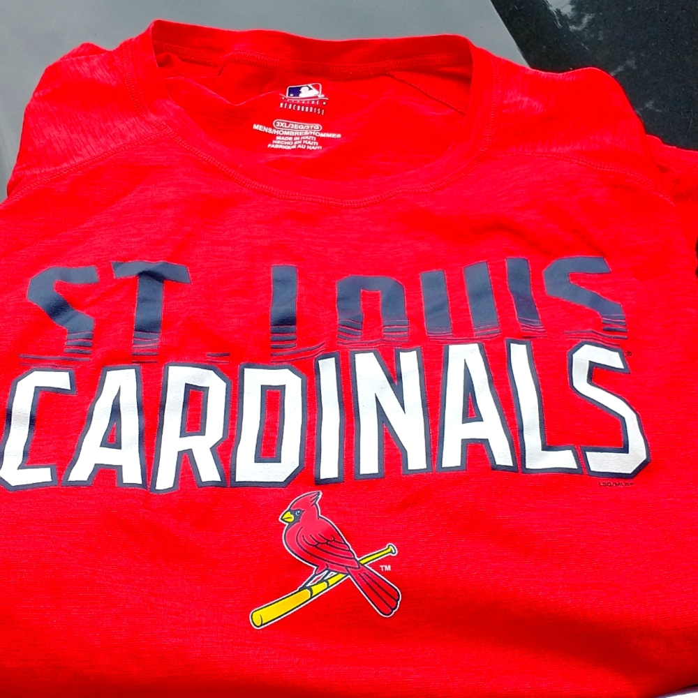 Red men's St. Louis Cardinals short sleeve shirt